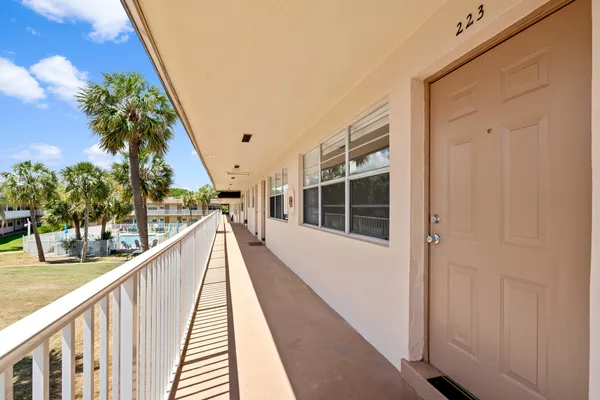 $2,995 | 1908 Northwest 4th Avenue, Unit 110, Boca Raton, FL 33432