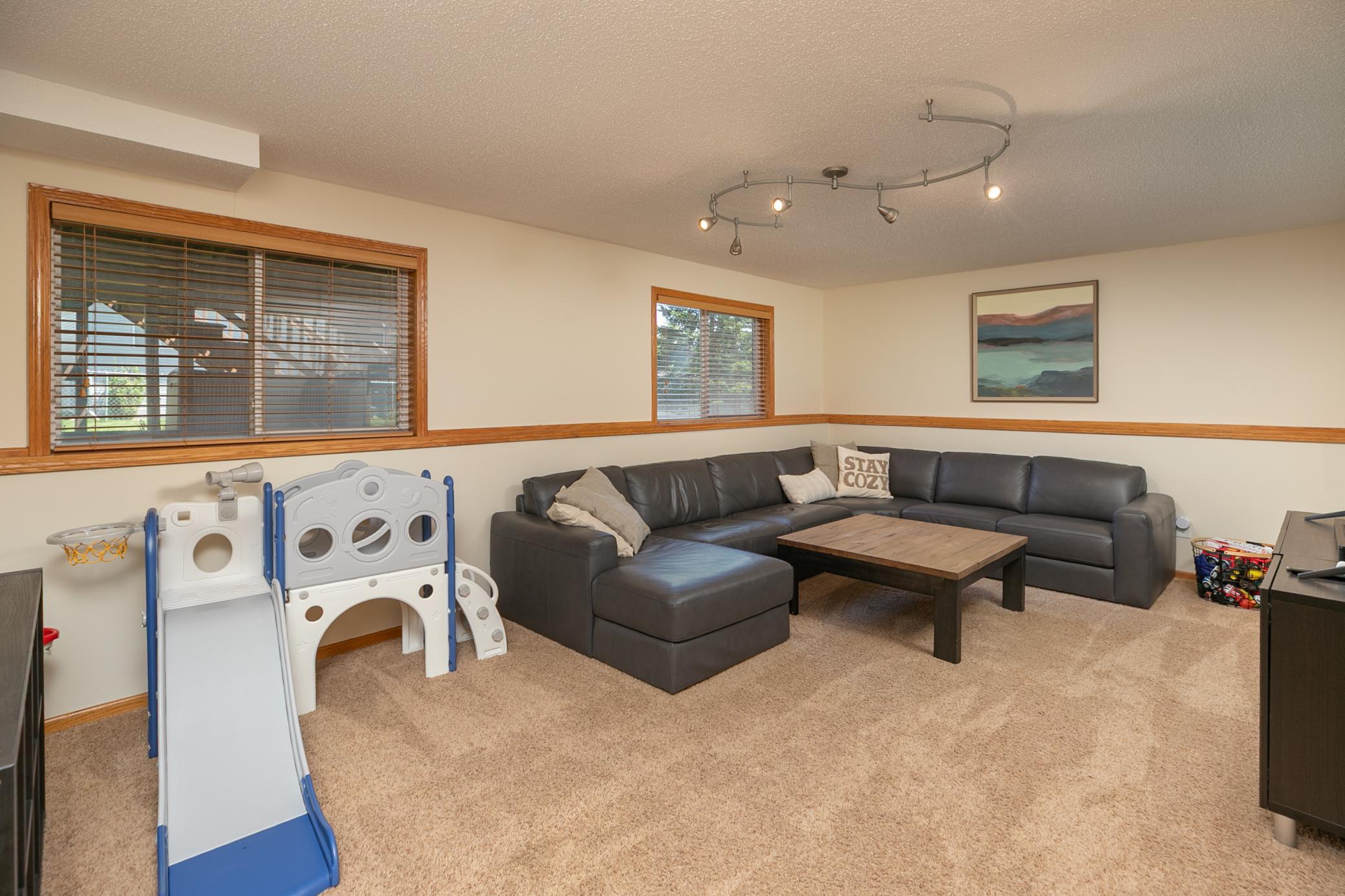 5714 49th Avenue Northwest Rochester, MN 55901 - Photo 25 of 36