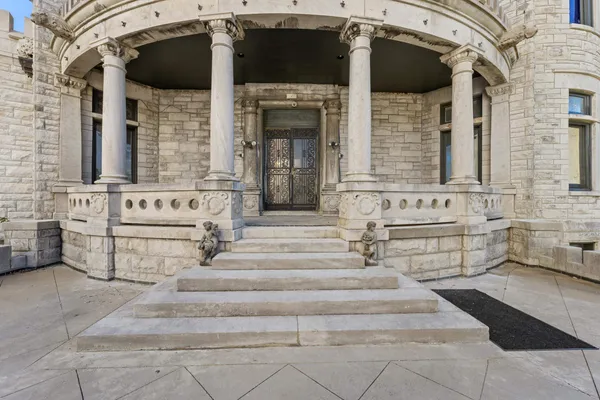 $2,500,000 | 1397 Central Avenue, Memphis, TN 38104