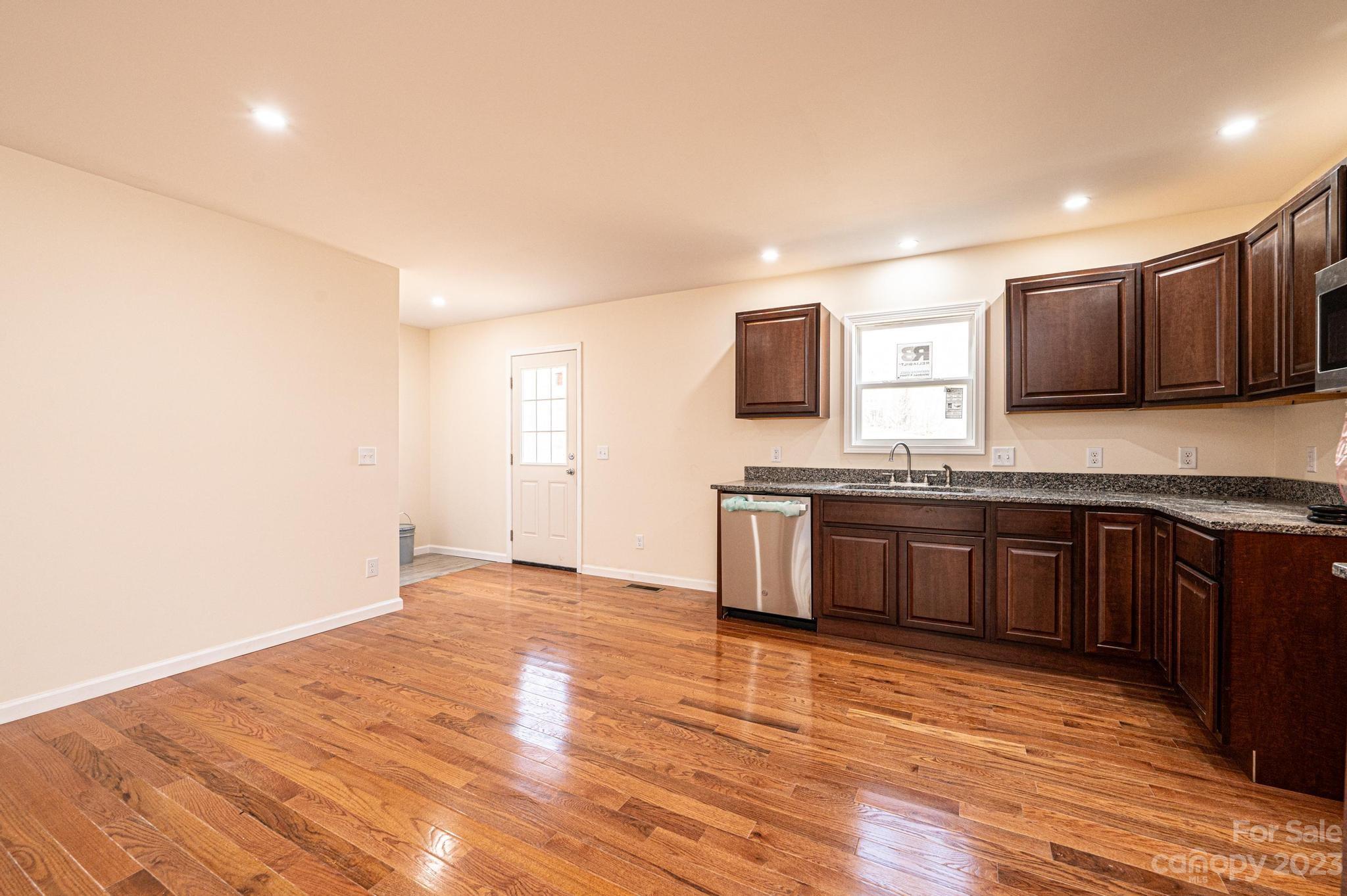 506 Ridgeway Place Southwest Lenoir, NC 28645 - Photo 7 of 29 Gallery Image 7