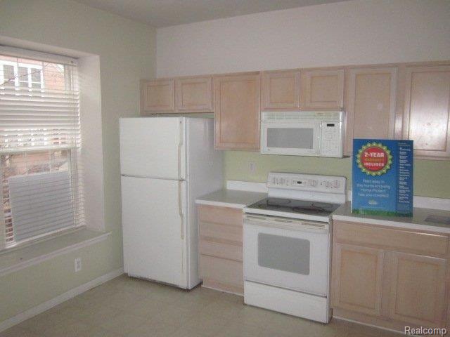 20214 Rodeo Court Southfield, MI 48075 - Photo 5 of 14 IMG_3252.JPG