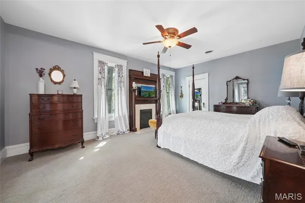 $789,000 | 33 South Laclede Station Road, Webster Groves, MO 63119