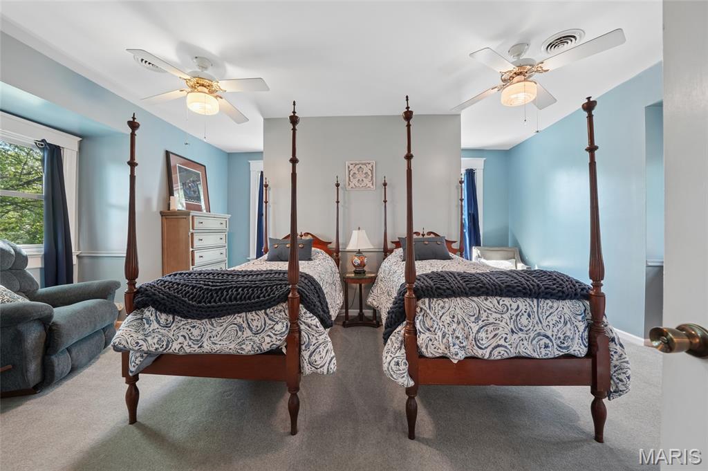 33 South Laclede Station Road Webster Groves, MO 63119 - Photo 33 of 52