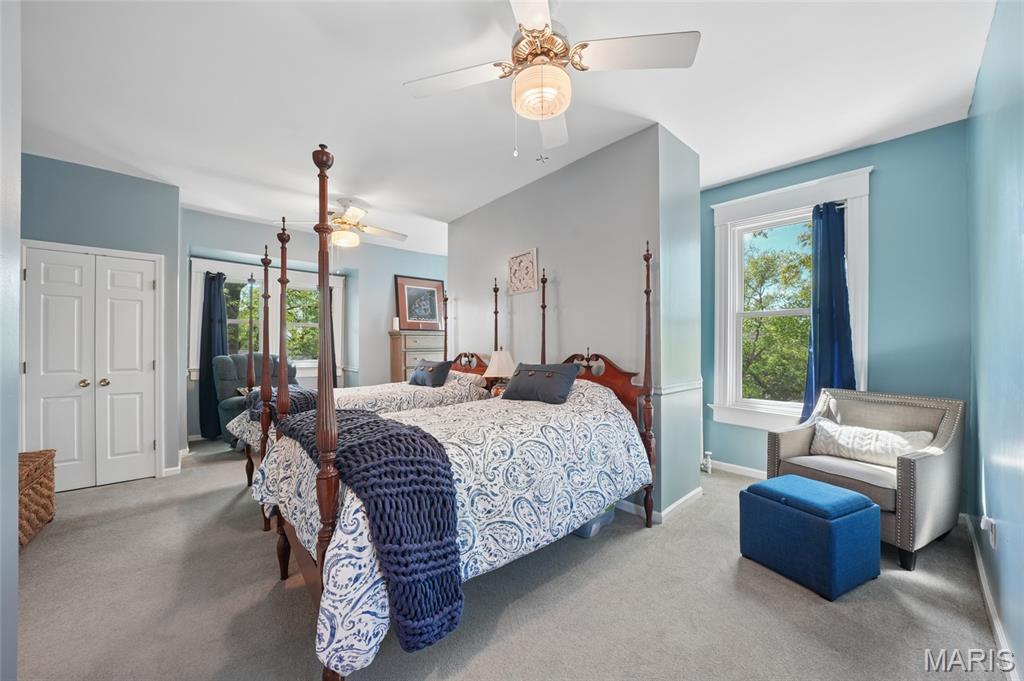 33 South Laclede Station Road Webster Groves, MO 63119 - Photo 34 of 52