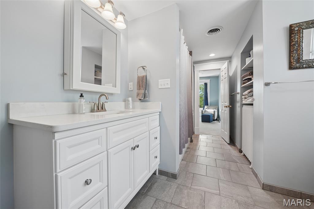 33 South Laclede Station Road Webster Groves, MO 63119 - Photo 35 of 52