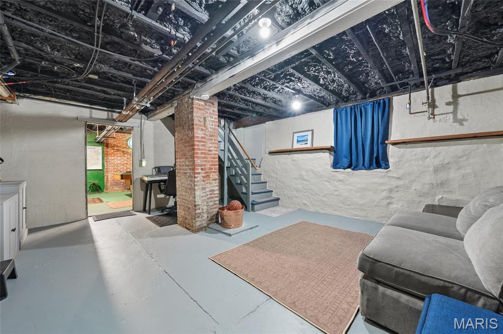 33 South Laclede Station Road Webster Groves, MO 63119 - Photo 39 of 52