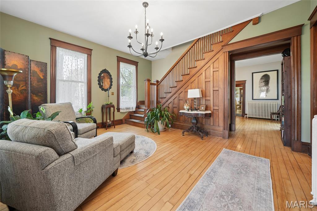 33 South Laclede Station Road Webster Groves, MO 63119 - Photo 4 of 52