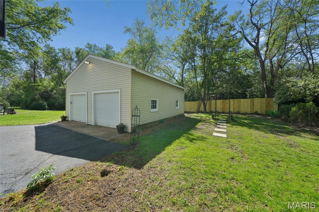 33 South Laclede Station Road Webster Groves, MO 63119 - Photo 44 of 52