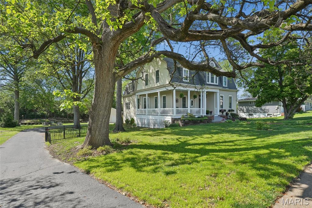 33 South Laclede Station Road Webster Groves, MO 63119 - Photo 48 of 52