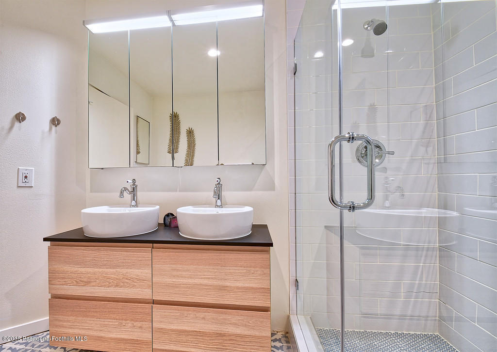 846 Oneonta Drive Los Angeles, CA 90065 - Photo 21 of 34 i-3zh93h8-XL