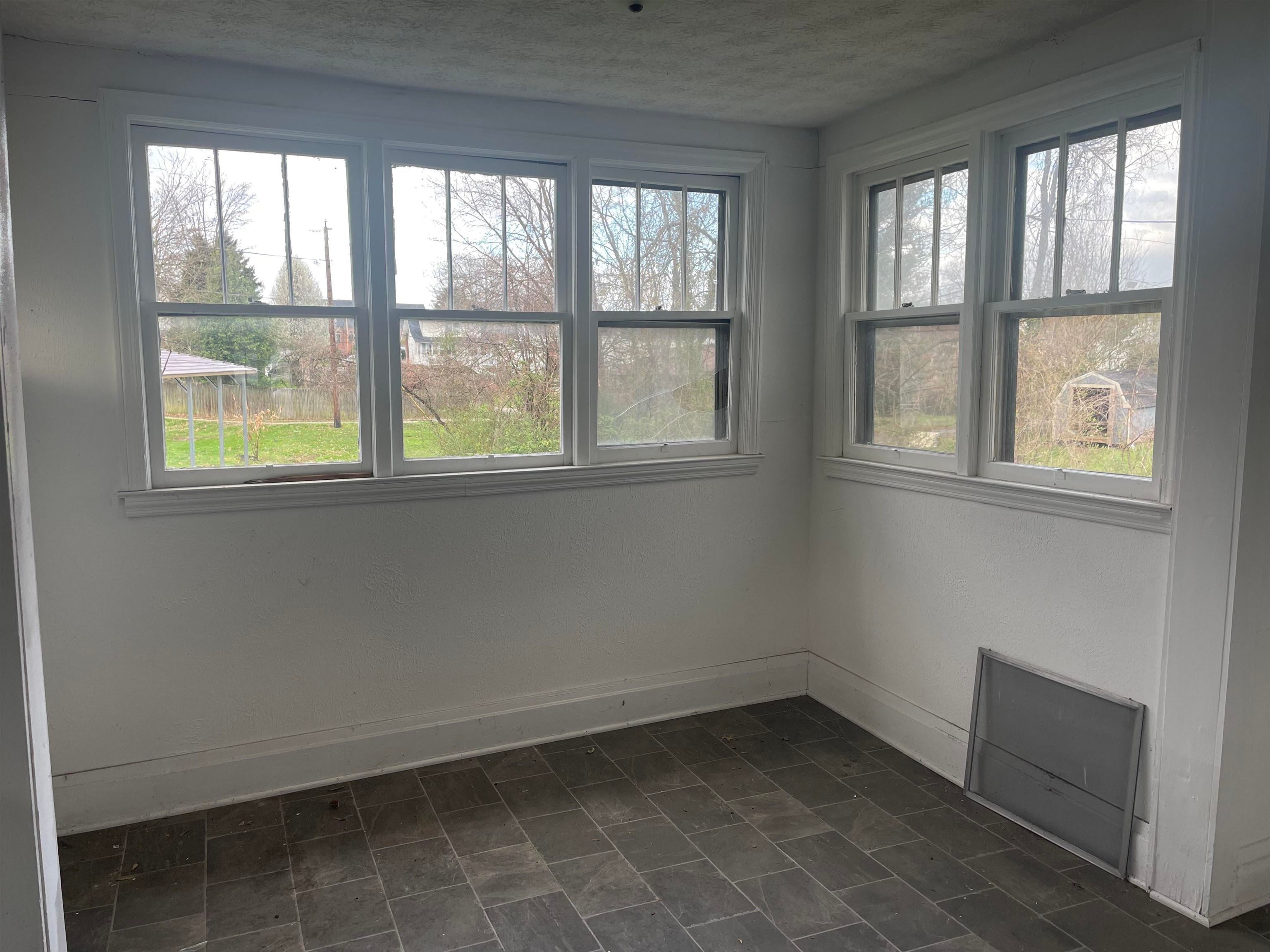 3042 Waverly Road Huntington, WV 25704 - Photo 2 of 5 Gallery Image 2