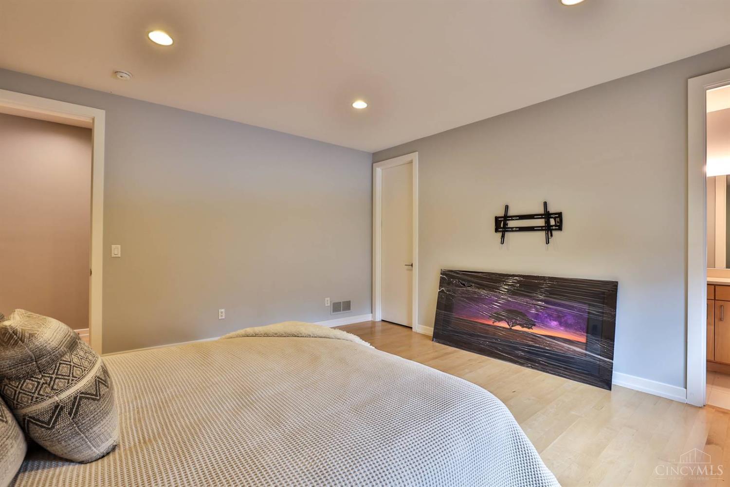 8705 Kugler Mill Road Cincinnati, OH 45243 - Photo 32 of 96 Gallery Image 32