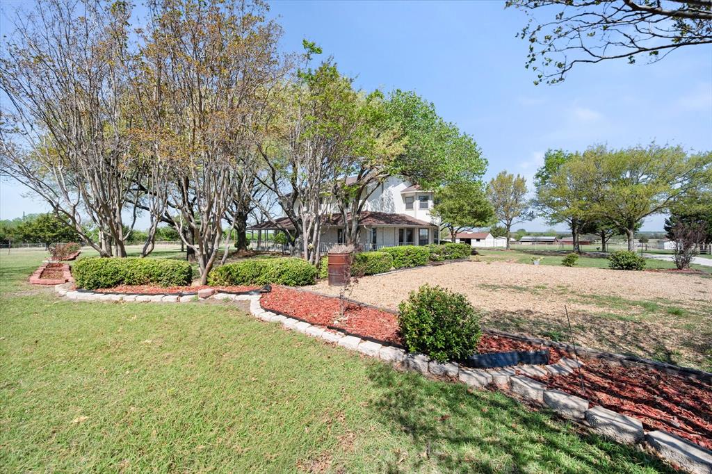1105 East Highland Road Oak Leaf, TX 75154 - Photo 37 of 40 a view of street with houses