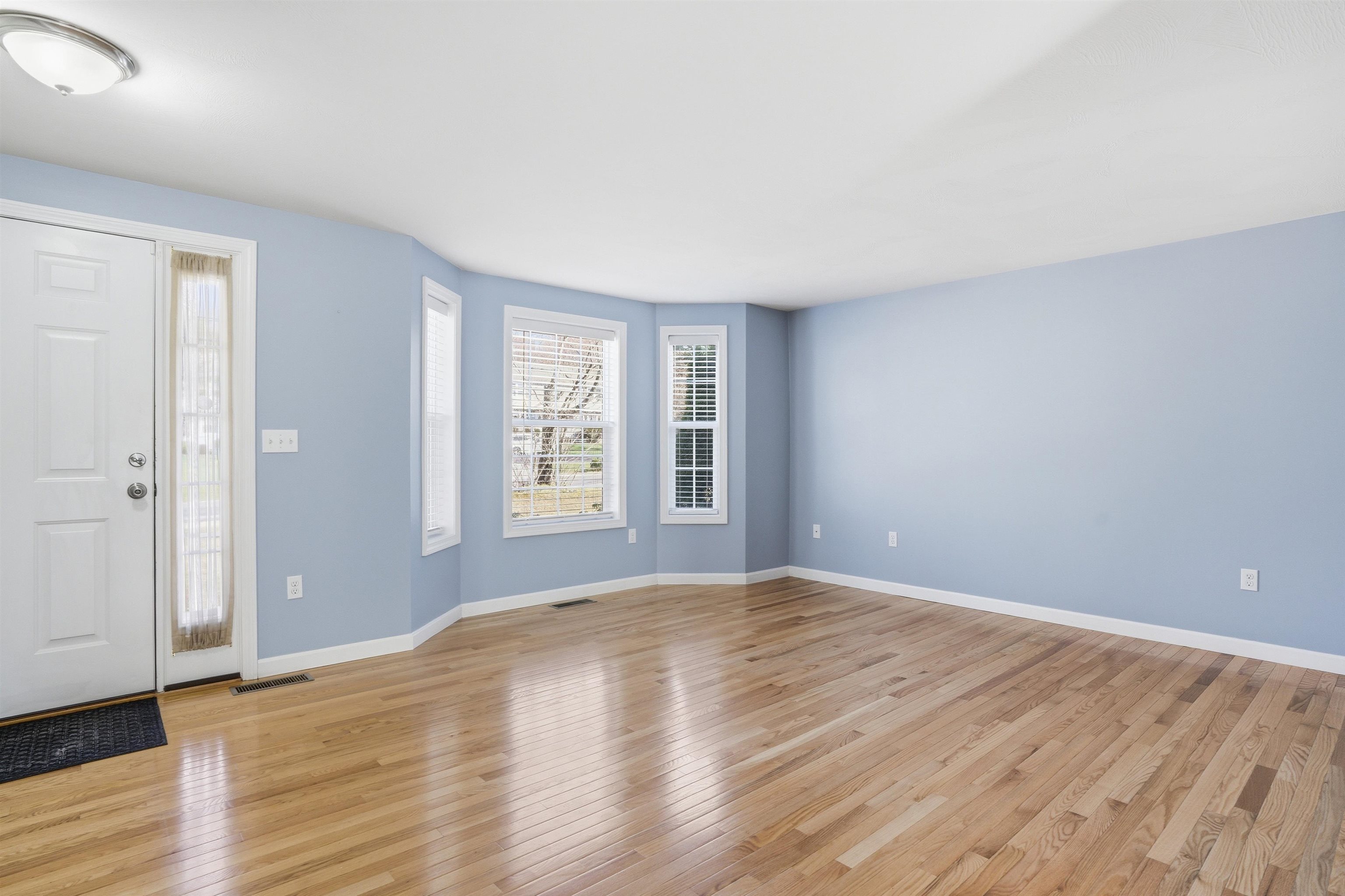 45 C Windham Road Hudson, NH 03051 - Photo 6 of 31 Gallery Image 6