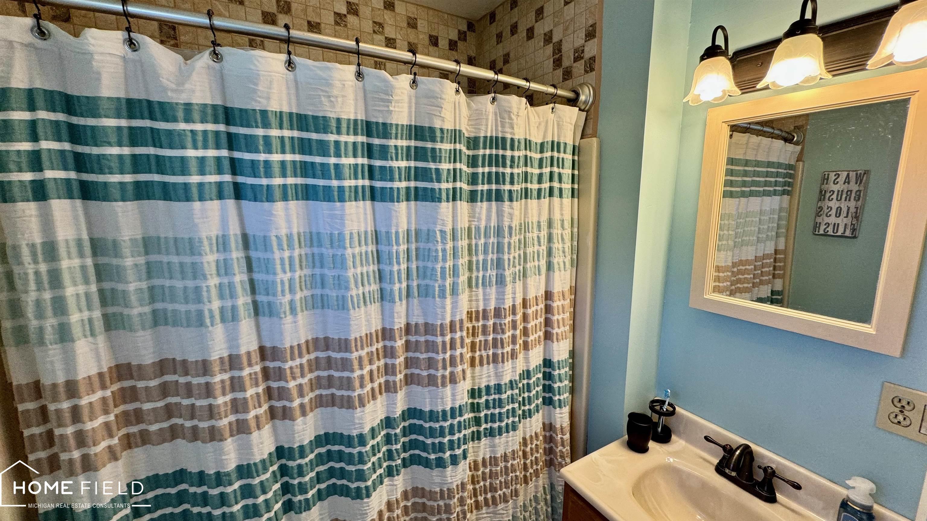 1544 North Hickory Road Owosso, MI 48867 - Photo 18 of 57 50149304-8c704937-9747-4867-ab13-3be639b8cce9.JPG