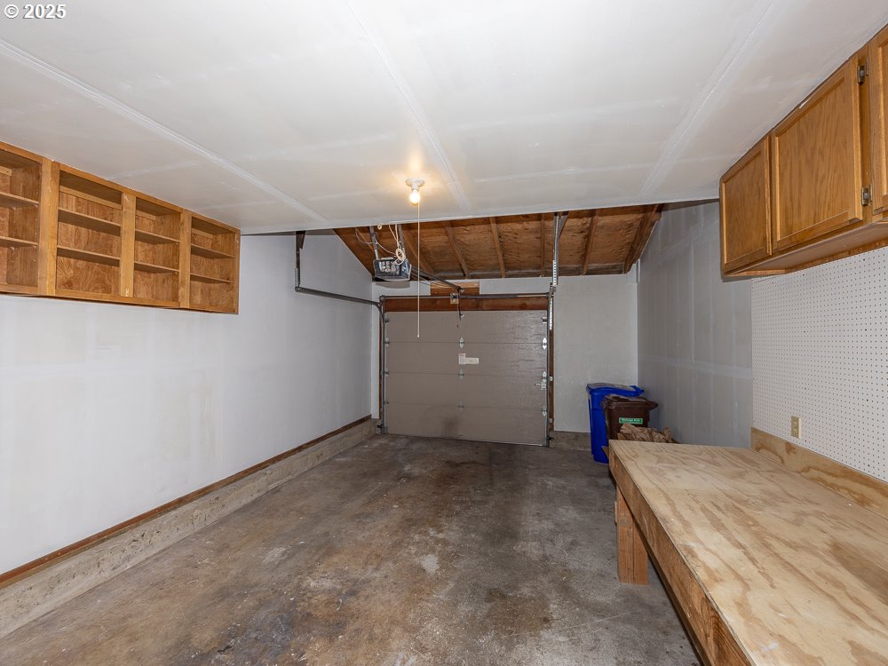 3318 Northeast 29th Street Gresham, OR 97030 - Photo 32 of 32 a view of a room with an empty space