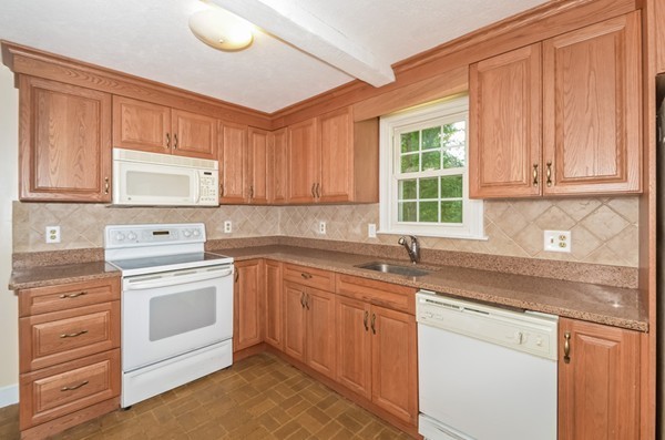 181 Stetson Road Norwell, MA 02061 - Photo 6 of 18 Gallery Image 6