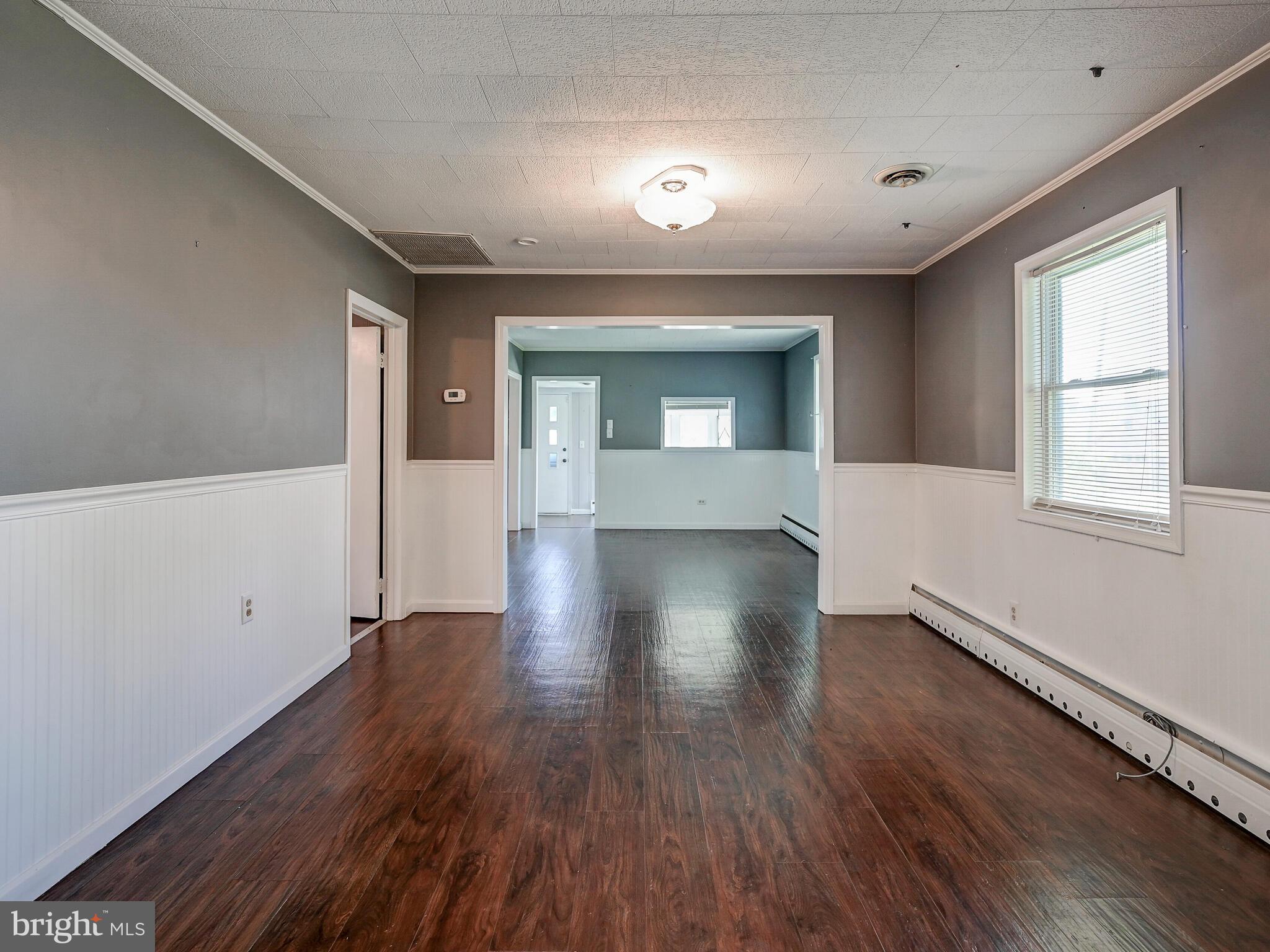 2512 Barrison Point Road Baltimore, MD 21221 - Photo 4 of 44