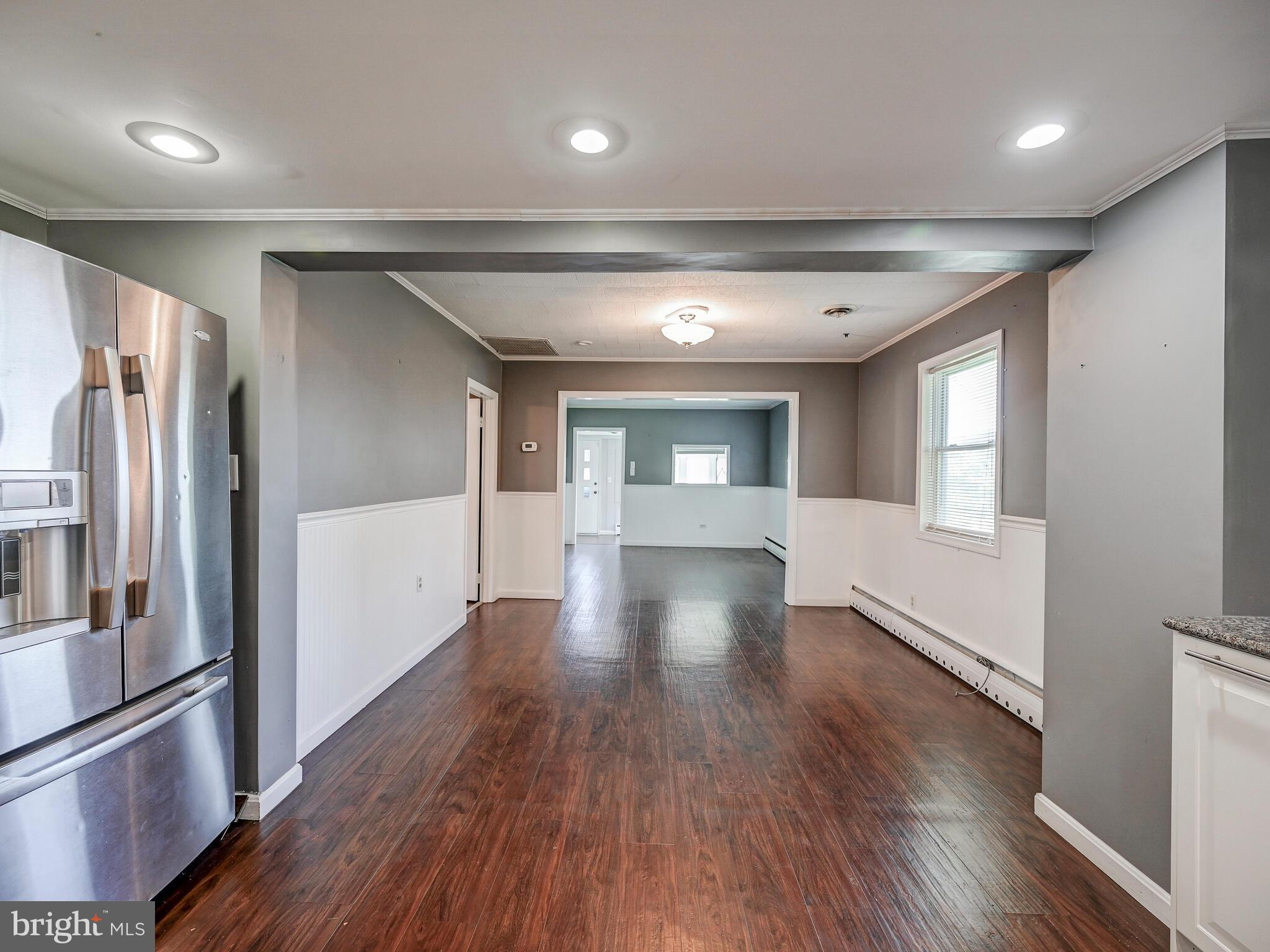 2512 Barrison Point Road Baltimore, MD 21221 - Photo 6 of 44 Dining Area