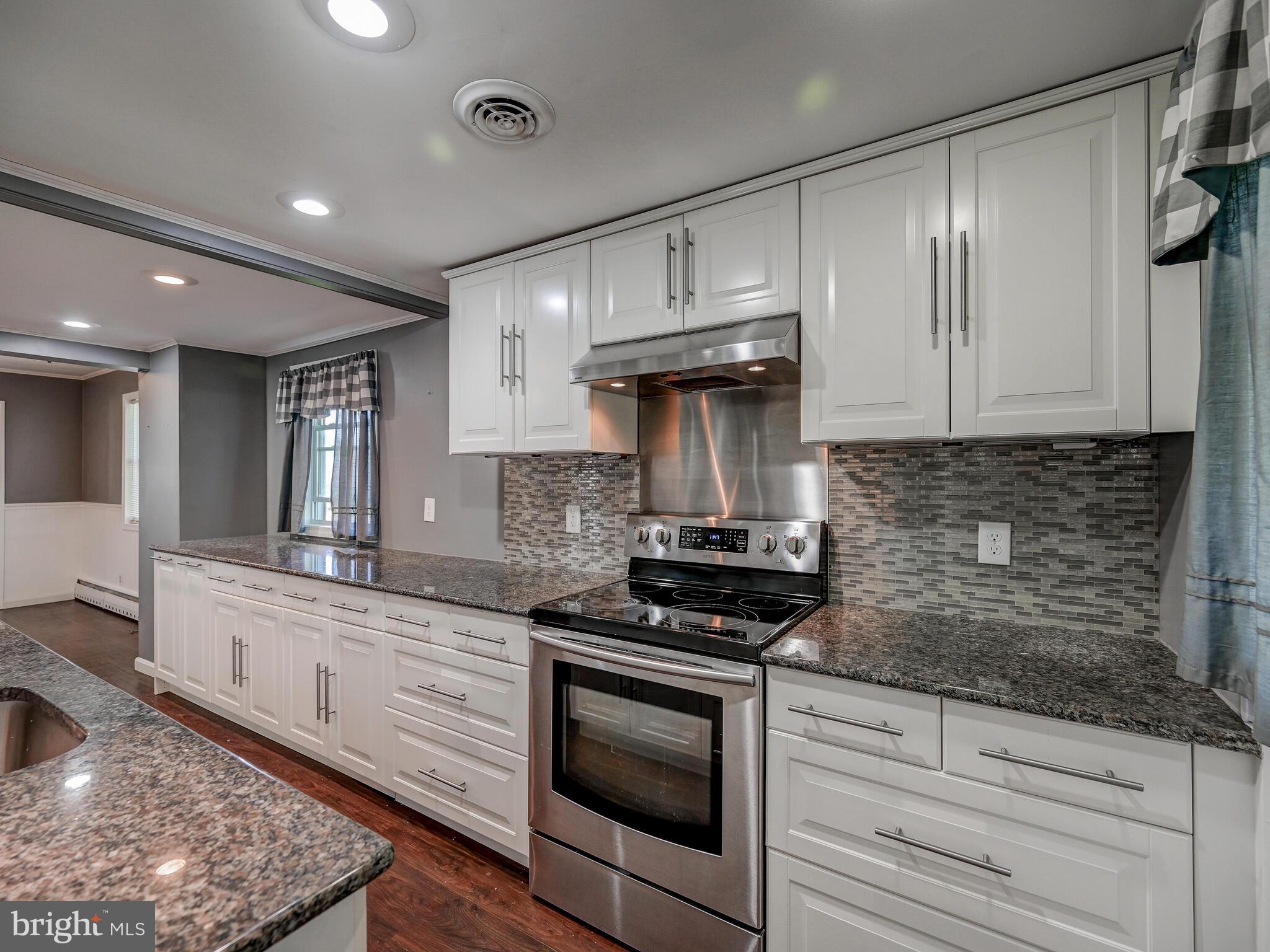2512 Barrison Point Road Baltimore, MD 21221 - Photo 9 of 44 Kitchen