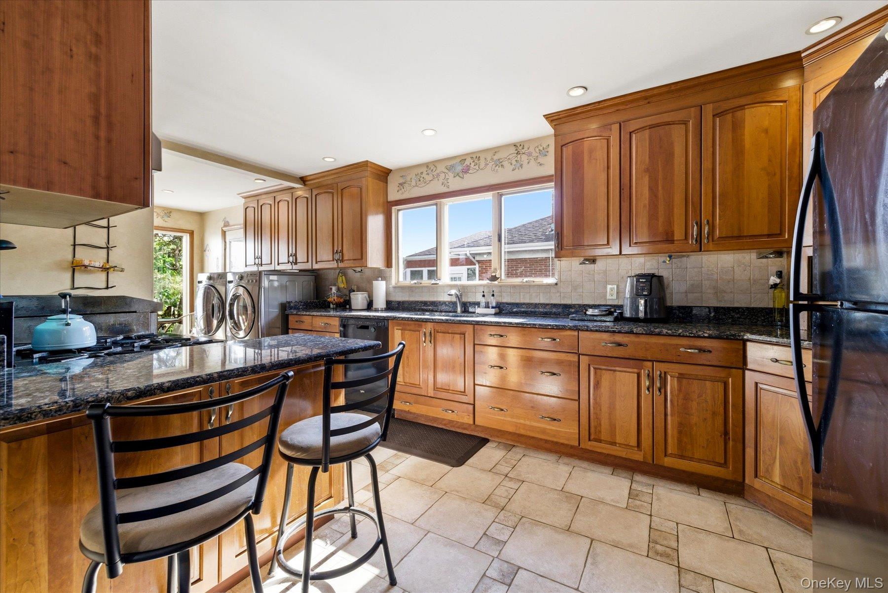 34 Seabreeze Road Massapequa, NY 11758 - Photo 9 of 25