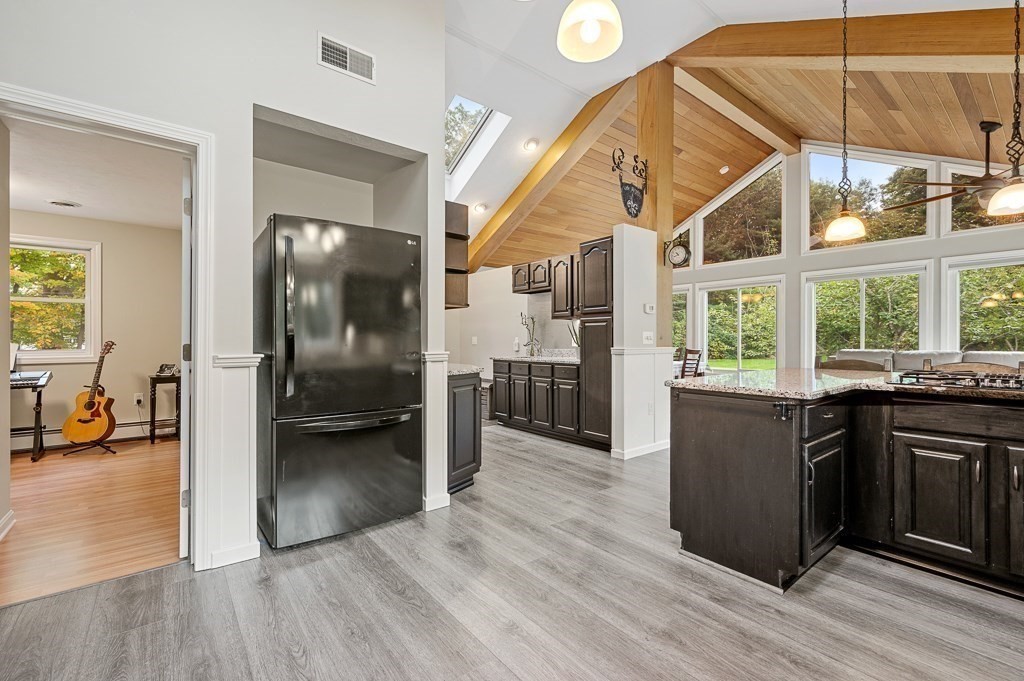 82 Central Turnpike Sutton, MA 01590 - Photo 12 of 42