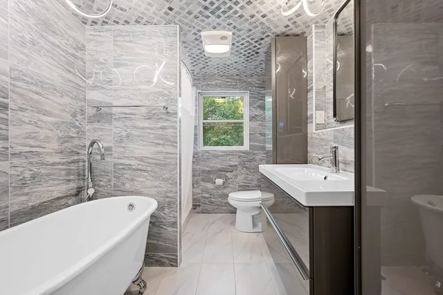 $849,900 | 82 Central Turnpike, Sutton, MA 01590