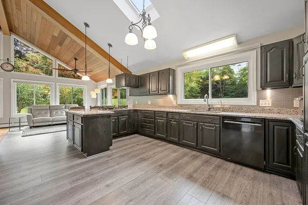 $749,000 | 82 Central Turnpike, Sutton, MA 01590
