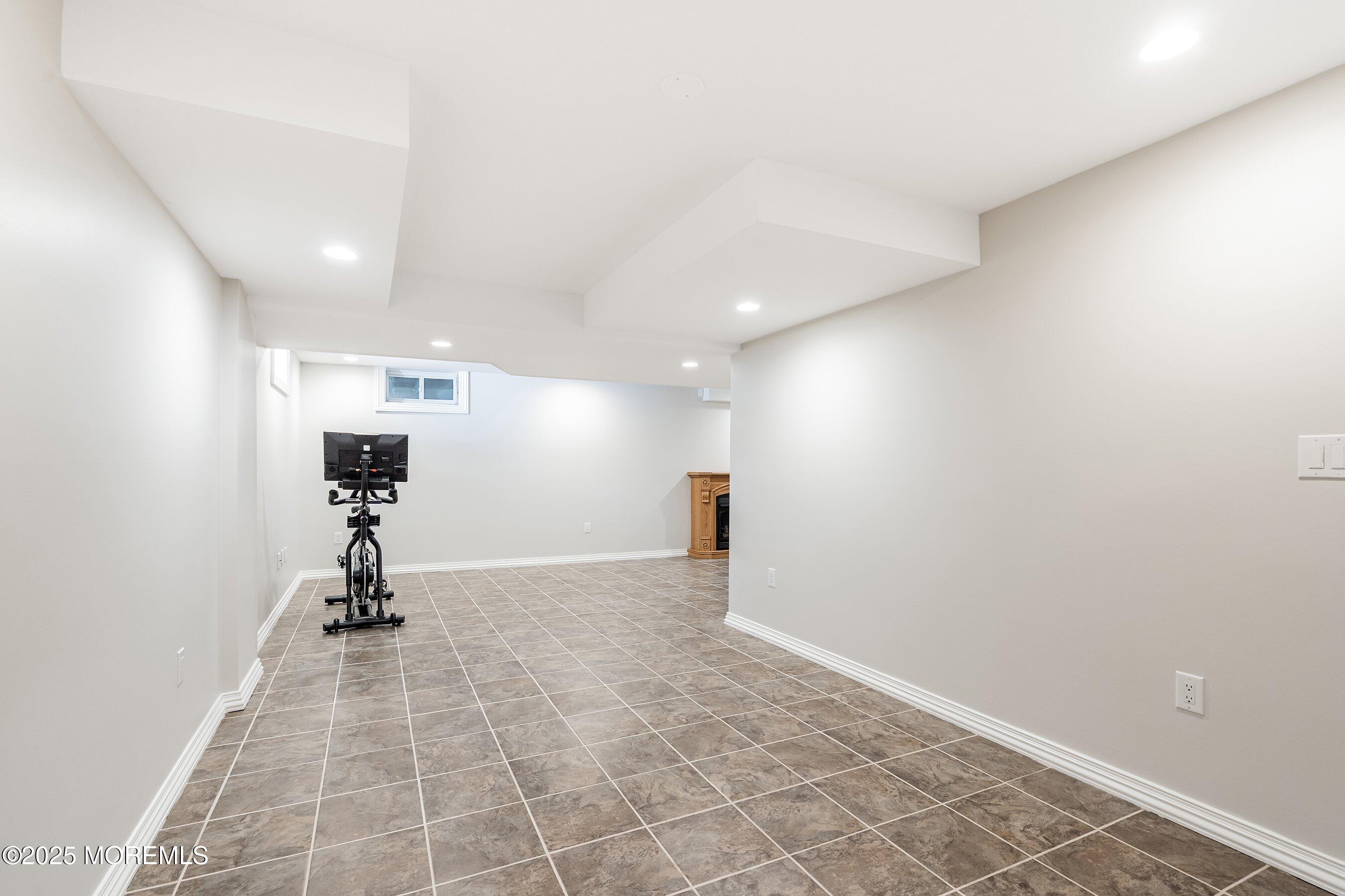 24 Sun Hollow Road Howell, NJ 07731 - Photo 29 of 48 1000017737