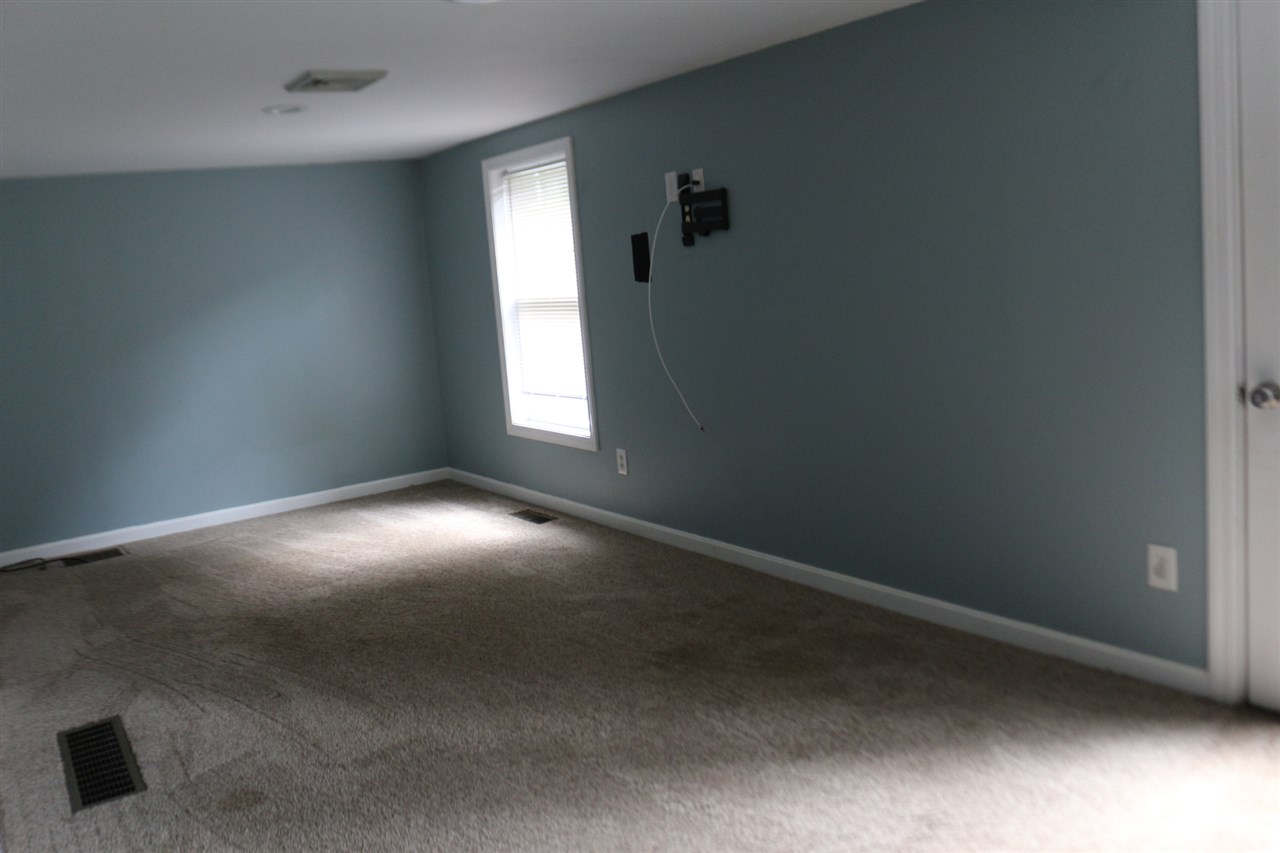 22 Summit Avenue Derry, NH 03038 - Photo 11 of 27 Gallery Image 11