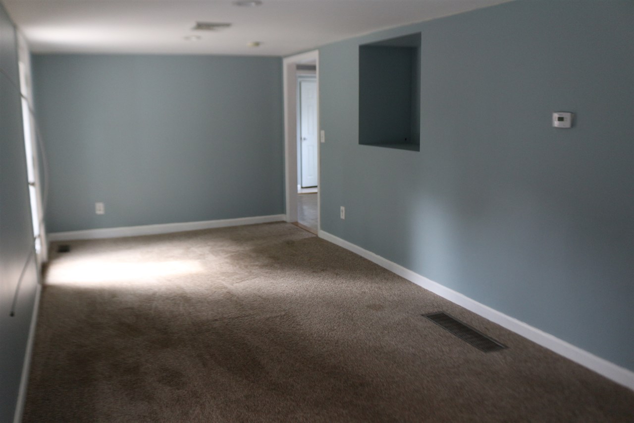 22 Summit Avenue Derry, NH 03038 - Photo 13 of 27 Gallery Image 13