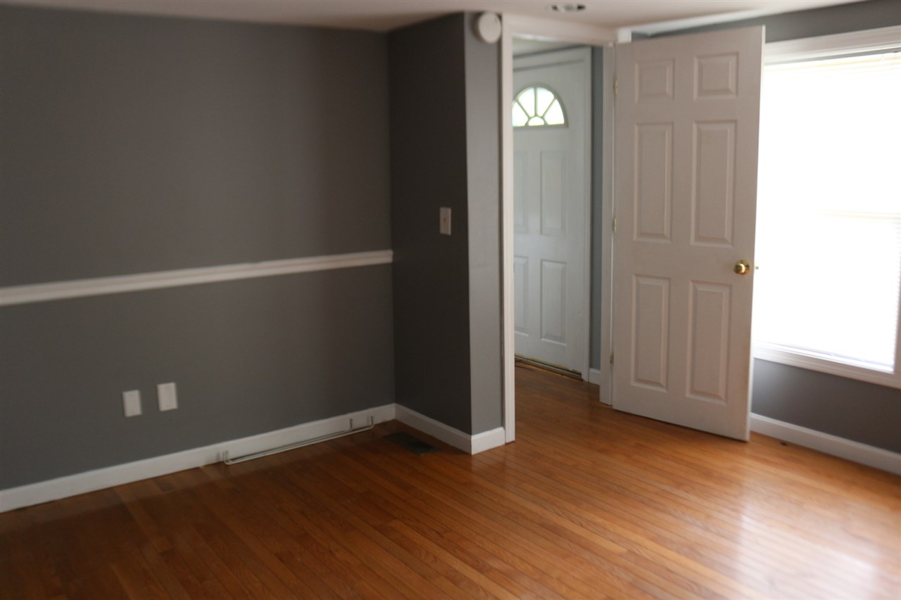 22 Summit Avenue Derry, NH 03038 - Photo 5 of 27 Gallery Image 5