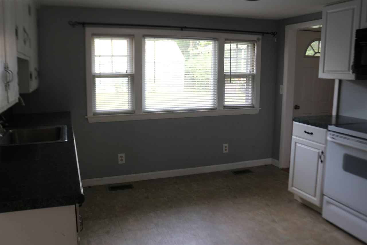 22 Summit Avenue Derry, NH 03038 - Photo 8 of 27 Gallery Image 8