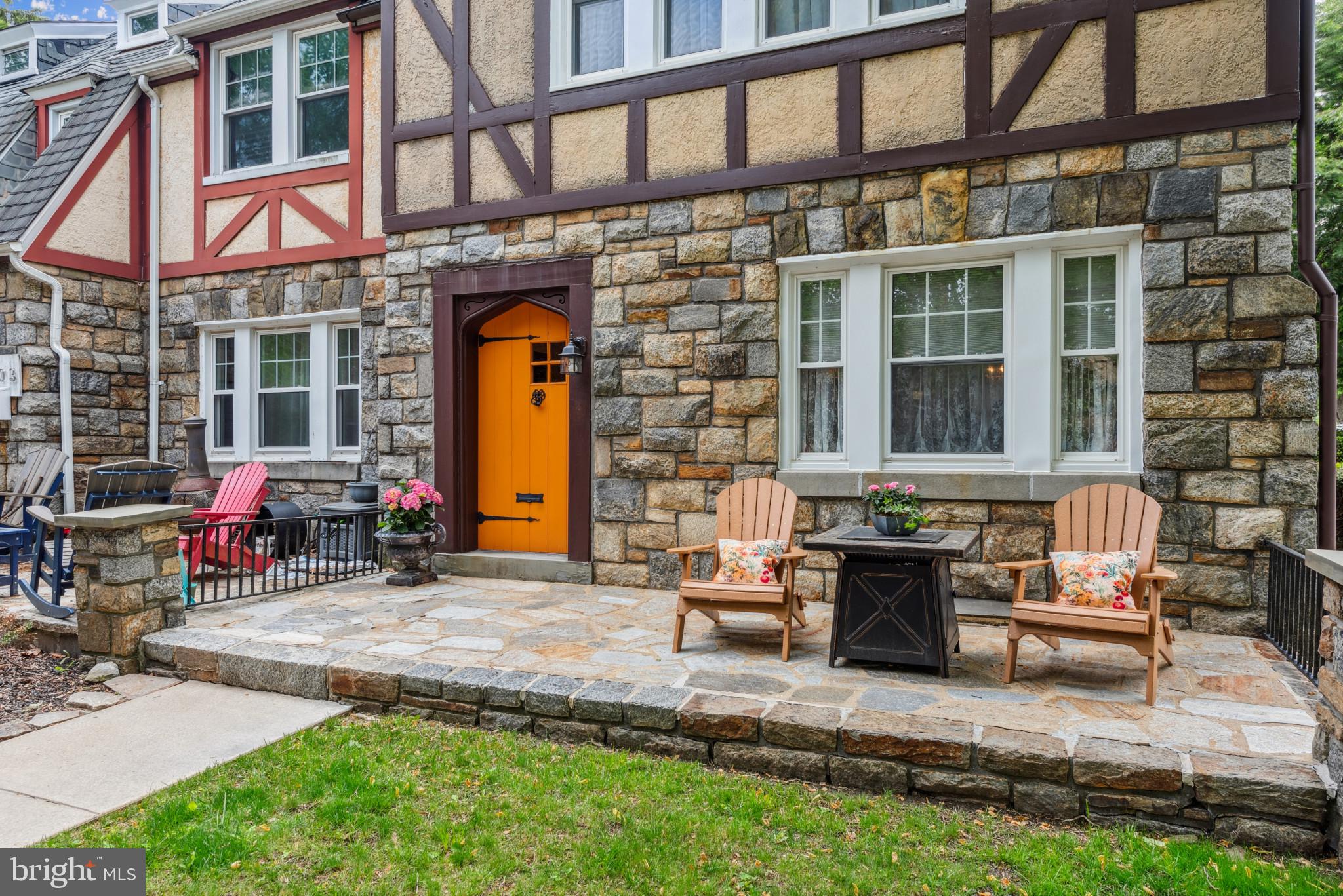 401 Hopkins Road Baltimore, MD 21212 - Photo 4 of 63 a view of a building with a patio