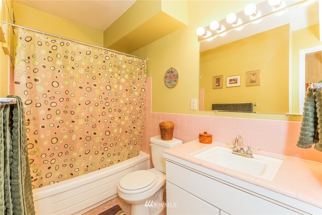 308 East Republican Street, Unit 104 Seattle, WA 98102 - Photo 14 of 20