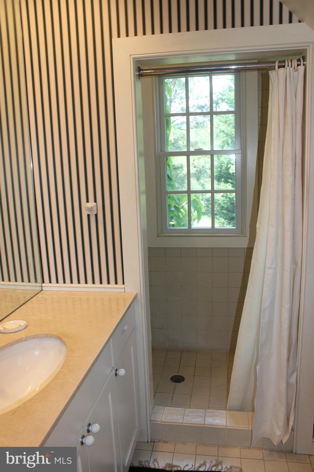 5715 Bar Neck Road Cambridge, MD 21613 - Photo 26 of 30 Bath (Master)