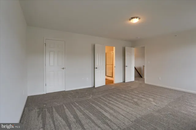 a view of a livingroom with a closet
