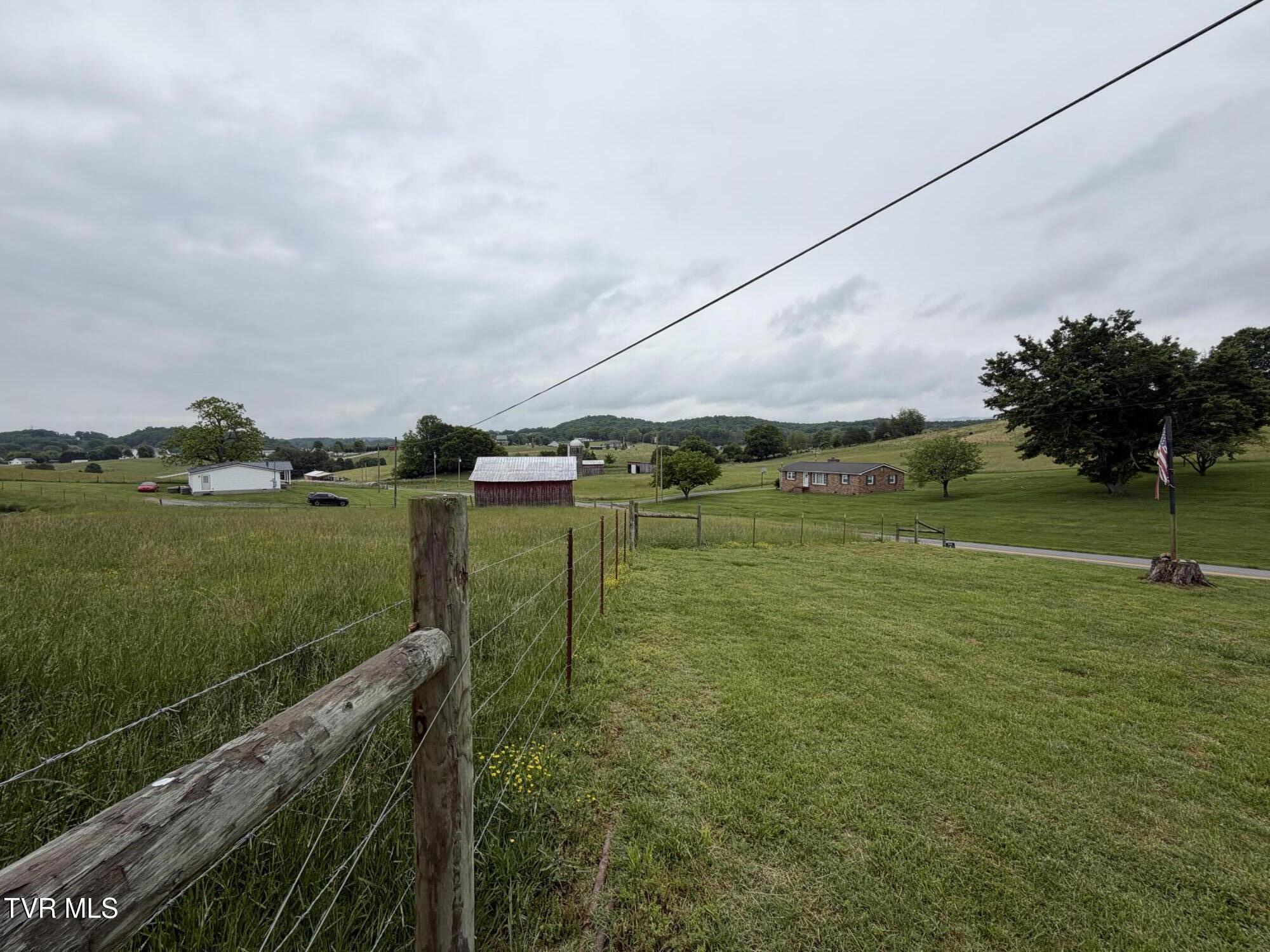 231 Jarrett Road Limestone, TN 37681 - Photo 5 of 20 IMG_4204