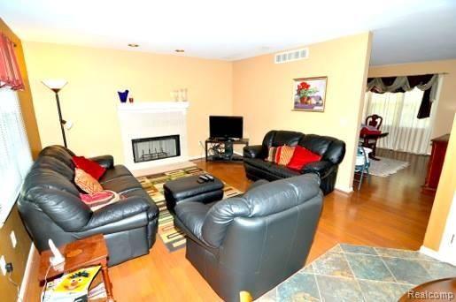 44960 Joy Road Plymouth, MI 48170 - Photo 20 of 35 10423754_10152299834682823_4772772384732003533_n.jpg