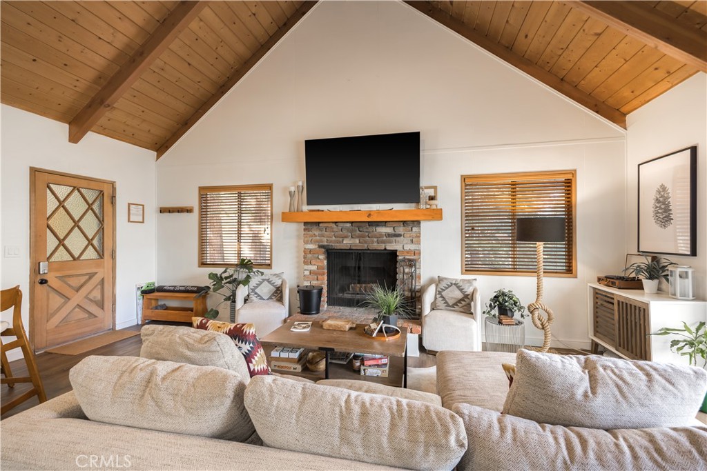 554 Pioneer Road Lake Arrowhead, CA 92352 - Photo 8 of 42 Gallery Image 8