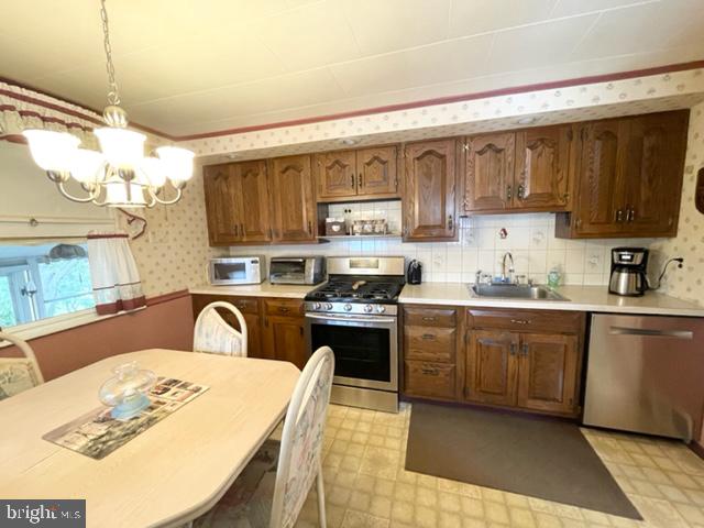 8636 Bridle Road Philadelphia, PA 19115 - Photo 11 of 51 Gallery Image 11