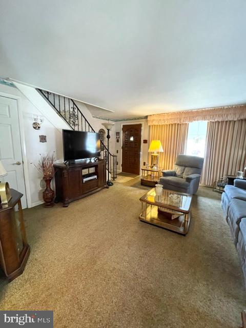 8636 Bridle Road Philadelphia, PA 19115 - Photo 3 of 51 Gallery Image 3