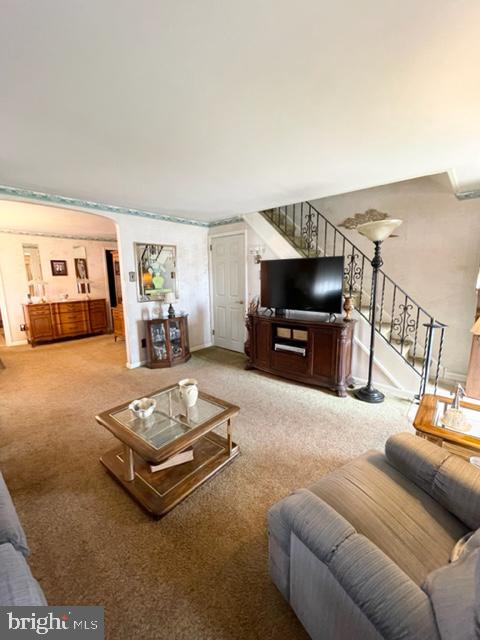 8636 Bridle Road Philadelphia, PA 19115 - Photo 4 of 51 Gallery Image 4