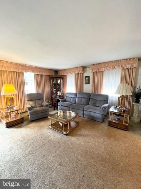 8636 Bridle Road Philadelphia, PA 19115 - Photo 5 of 51 Gallery Image 5