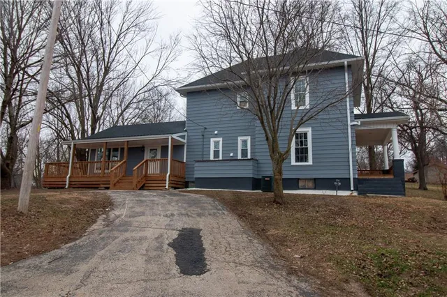 $269,900 | 3013 South 29th Street, St. Joseph, MO 64503