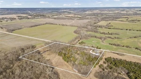 $299,000 | 17394 Devlin Road, Parker, KS 66072
