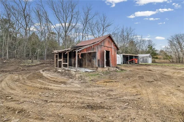 $299,000 | 17394 Devlin Road, Parker, KS 66072