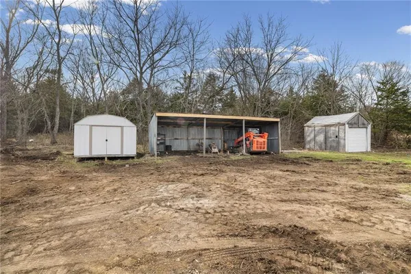 $299,000 | 17394 Devlin Road, Parker, KS 66072