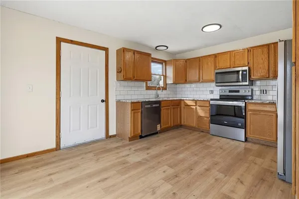 $299,000 | 17394 Devlin Road, Parker, KS 66072