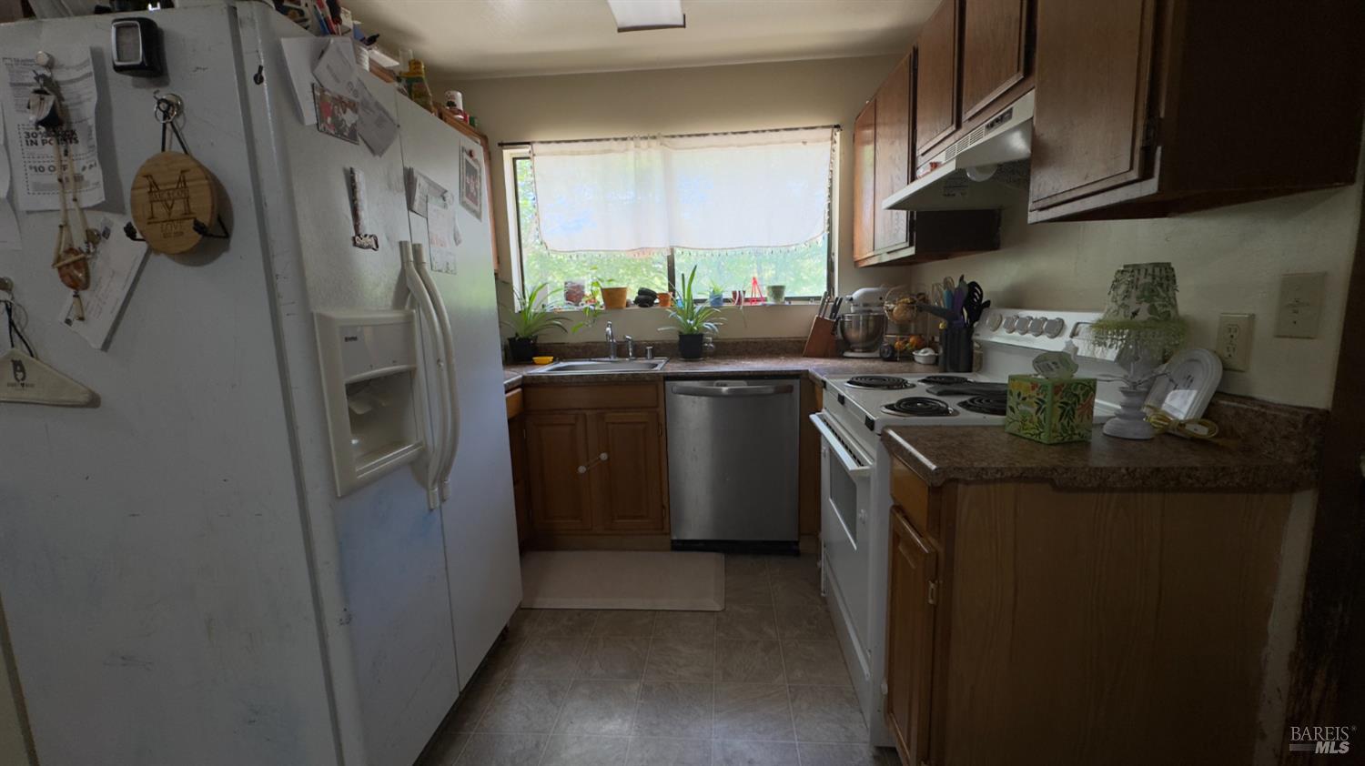 25248 Robinson Road Willits, CA 95490 - Photo 7 of 21